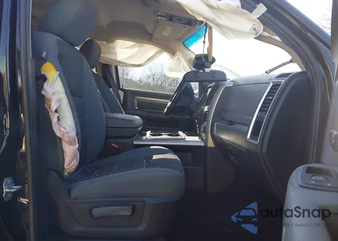 2015 Ram 1500 Outdoorsman z USA, uszkodzony, nr VIN 1C6RR7LGXFS748984